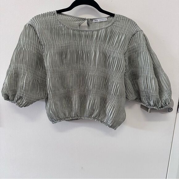 Zara Tops - ZARA‎ NWOT Green Metallic top